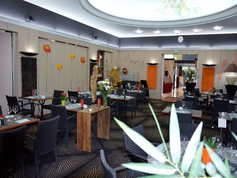 大酒店 瓦朗西纳 外观 照片